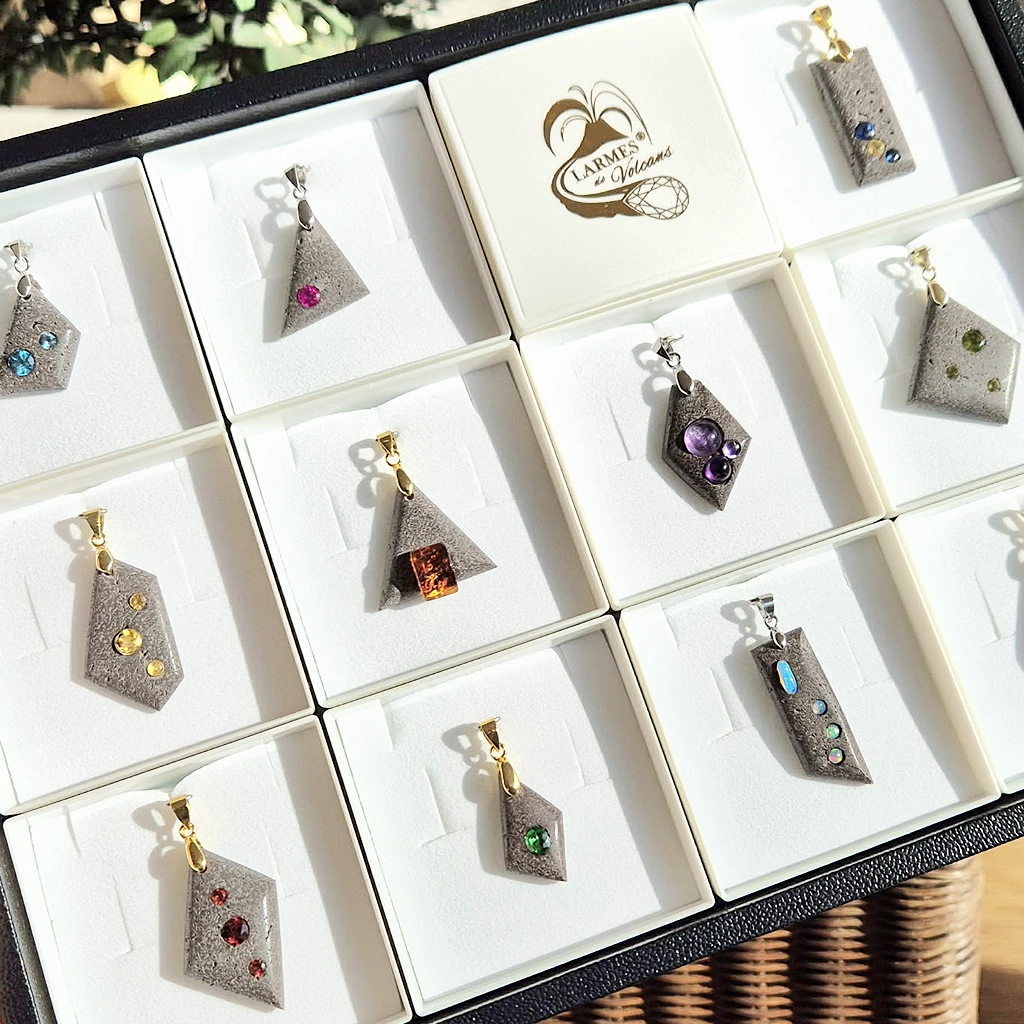 Pendentif Larmes de Volcans avec pierres précieuses
